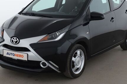 Toyota Aygo (X) 87.278 km 9.460 &euro; Dresden 01187