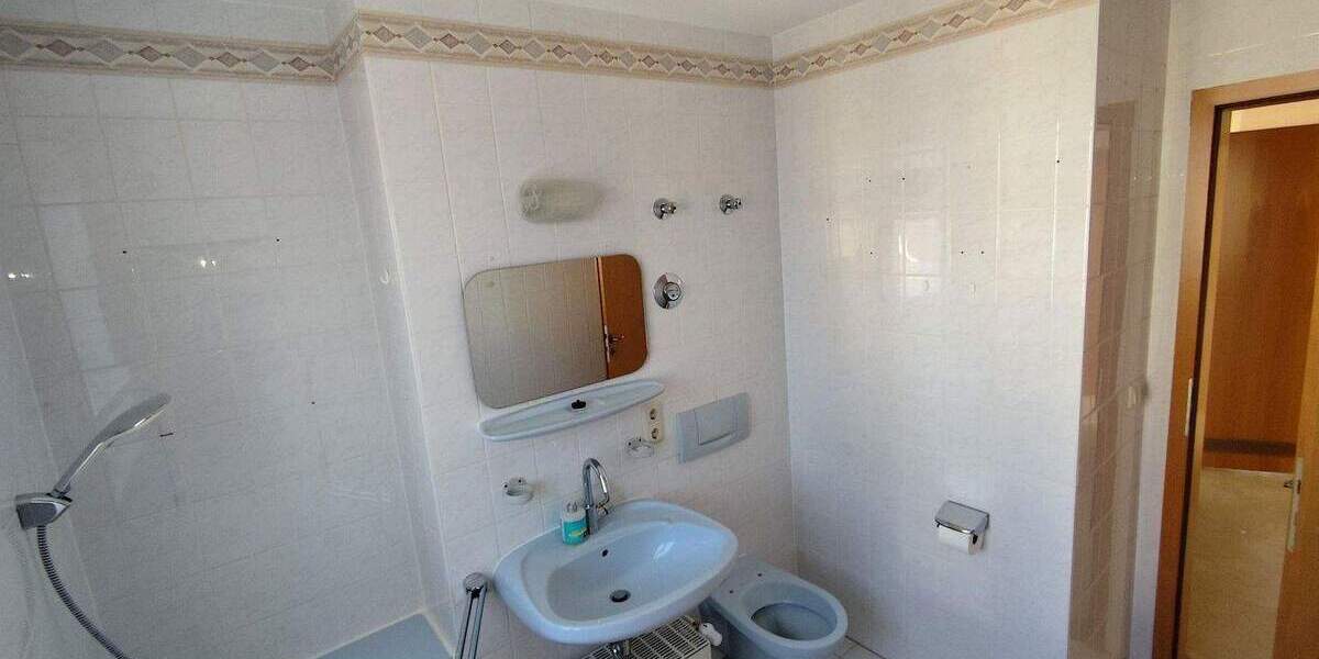 Etagenwohnung Dresden - Weißig Weißig - 3 Zimmer, 76 m&sup2;, 178.000&euro; | Angebot:25302971