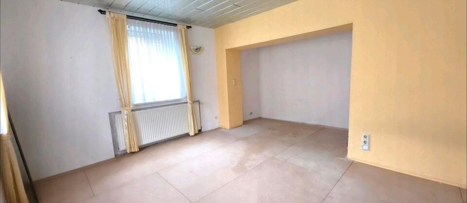 Einfamilienhaus Dorfhain - 8 Zimmer, 180 m&sup2;, 128.000&euro; | Angebot:27445521