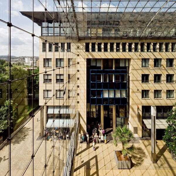 Büro in Dresden 7.049,90 € 542.3 m²