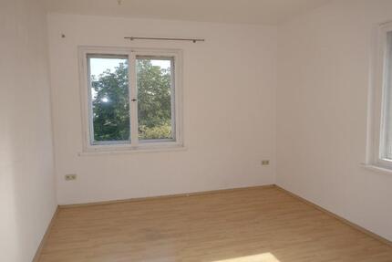 Wohnung Dresden Cotta - 4 Zimmer, 112 m&sup2;, 690&euro; | Angebot:25383052