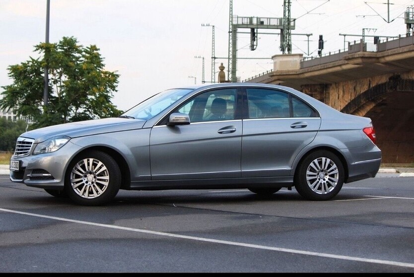 Mercedes-Benz C 180 109.000 km 12.500 € Dresden 01067