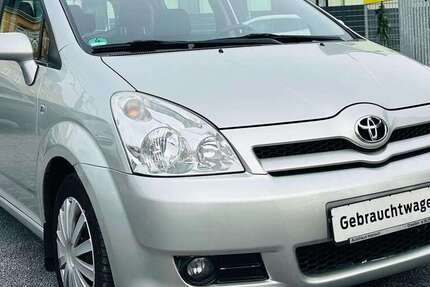 Toyota Corolla Verso 91.000 km 6.999 &euro; Dresden 01259