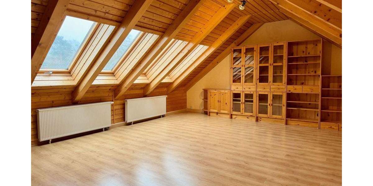 Einfamilienhaus Dresden Klotzsche - 9 Zimmer, 170 m&sup2;, 749.000&euro; | Angebot:25779624