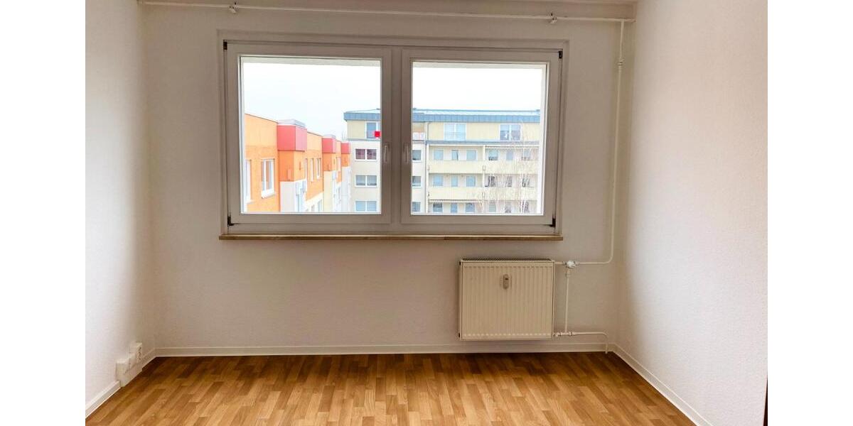 3-Raum-Wohnung in Dresden-Leubnitz mit Loggia – Ab sofort! 3 zimmer