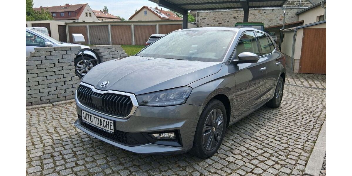Skoda Fabia 55.301 km 15.200 &euro; Dresden 01237