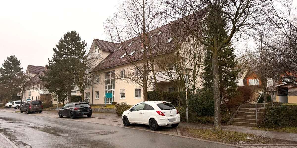Etagenwohnung Dresden Schönfeld-Weißig - 3 Zimmer, 98 m&sup2;, 250.000&euro; | Angebot:25875677