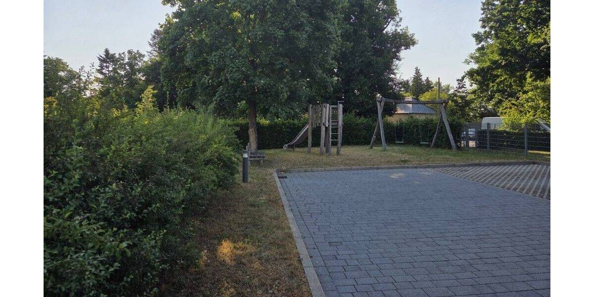Etagenwohnung Dresden Klotzsche - 3 Zimmer, 75 m&sup2;, 1.366&euro; | Angebot:26779535