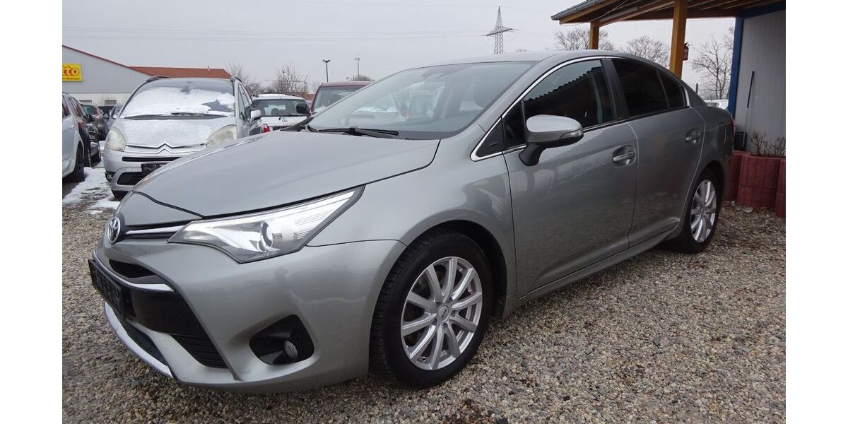 Toyota Avensis 263.569 km 7.300 &euro; Dresden 01219