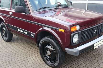 Lada Niva 11.950 km 10.450 &euro; Radebeul-Dresden 01445