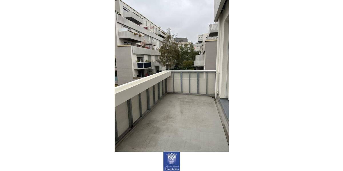 Exklusive Wohnung mit Balkon, exklusivem Bad, Gäste-WC und moderner EBK! 3 zimmer