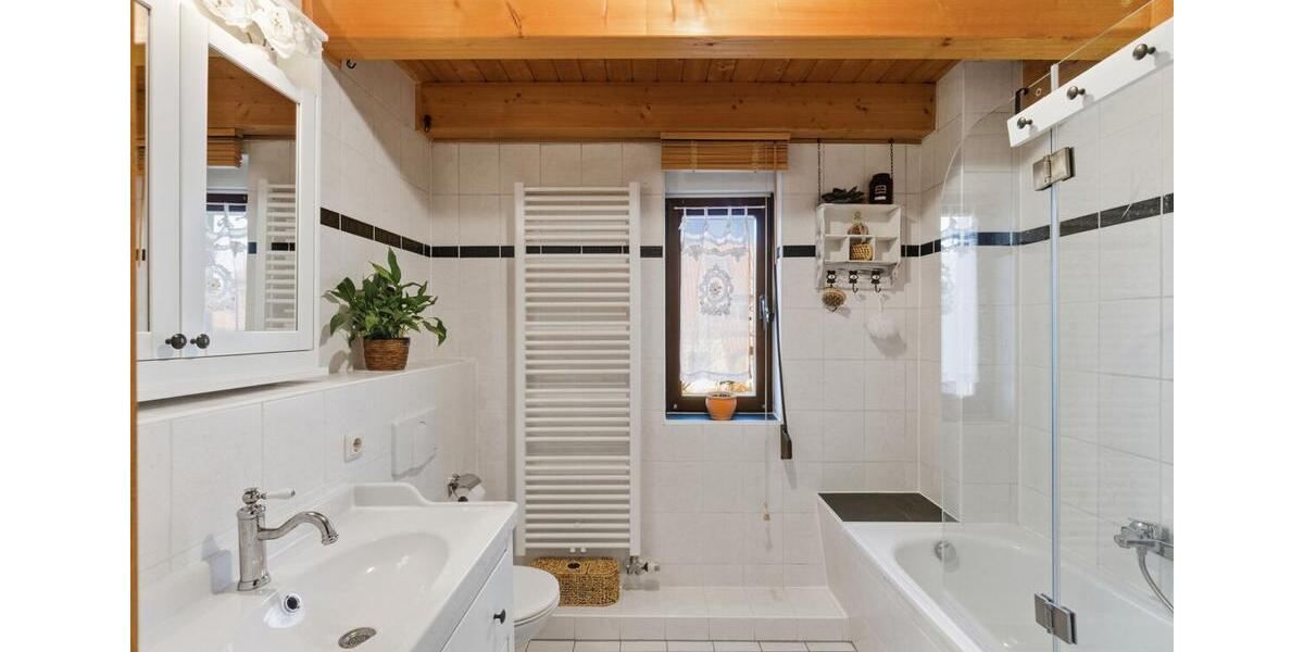 Familienfreundliches Reihenendhaus mit Garten zur Miete in Radebeul-Naundorf! 5 zimmer