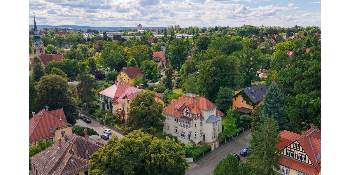 Rarität im Klotzscher Villenviertel mit sonnigem Balkon und gepflegtem Grundstück. Traumlage! 3 zimmer
