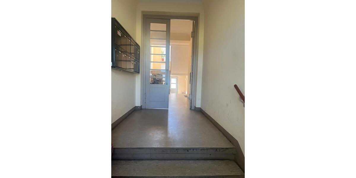 Dachgeschoßwohnung Dresden Blasewitz - 2 Zimmer, 84 m&sup2;, 1.060&euro; | Angebot:26426382