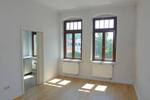 Freundliche 2-Zimmer-Wohnung mit neuem Laminatboden 