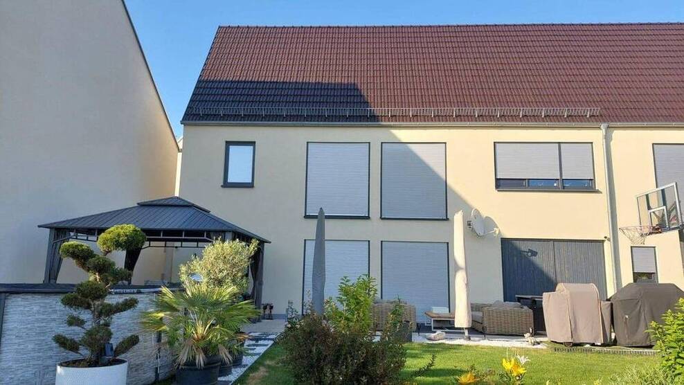 Exposé - Stilvolles Stadthaus an der Elbe mit traumhaftem Blick ins Grüne