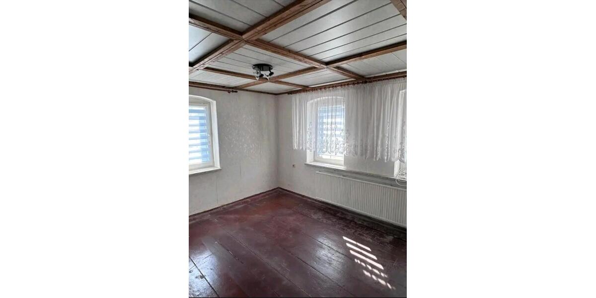 Einfamilienhaus Dorfhain - 8 Zimmer, 180 m&sup2;, 128.000&euro; | Angebot:27445521