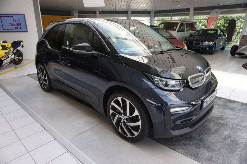 i3