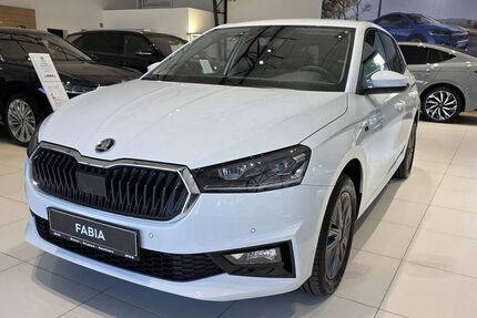 Skoda Fabia 5.000 km 20.980 &euro; Radebeul 01445