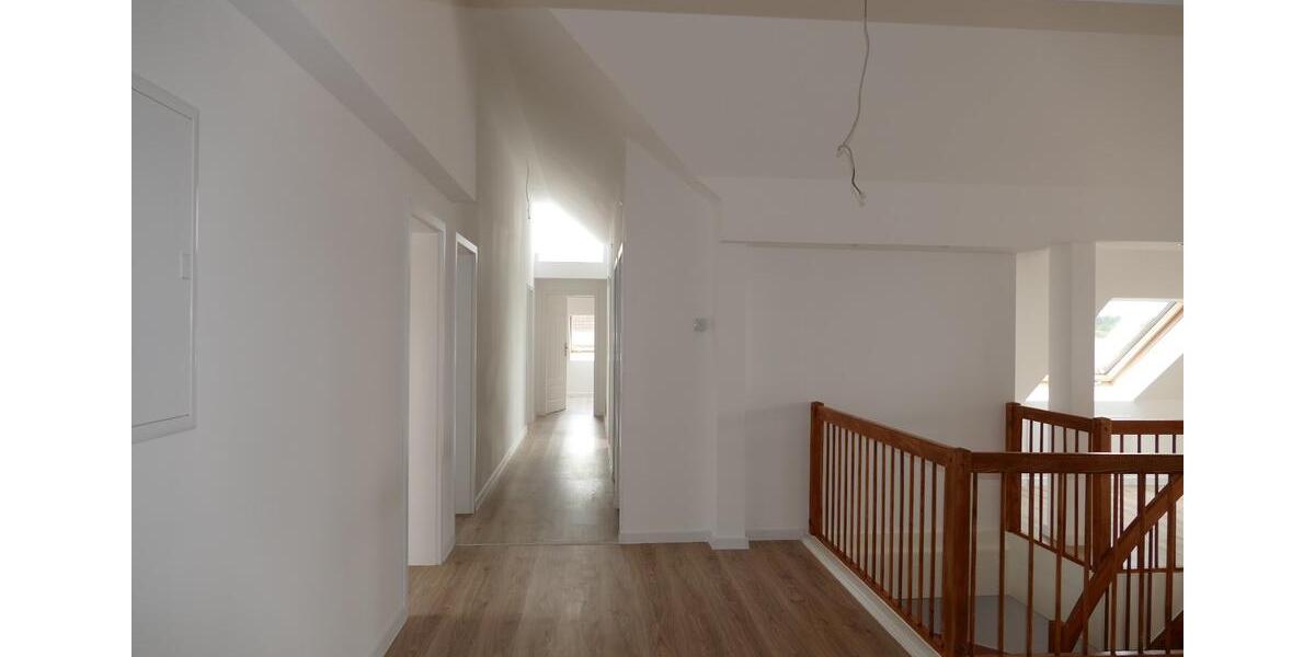 Dachgeschoßwohnung Dresden Cotta - 4 Zimmer, 120 m&sup2;, 1.500&euro; | Angebot:21638900