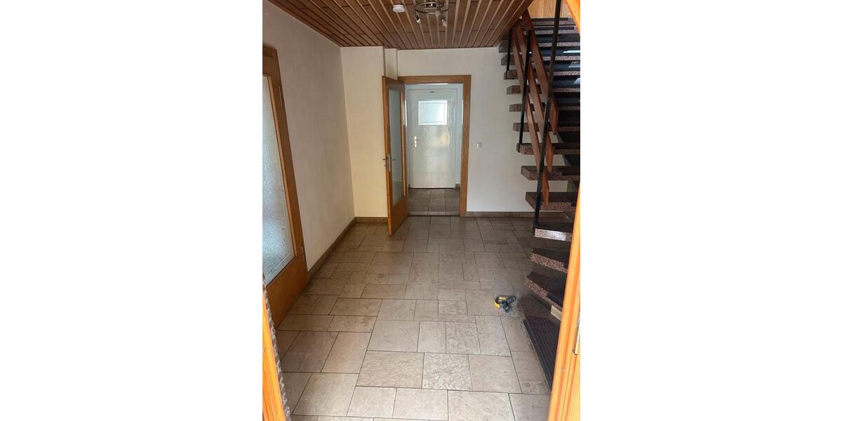 Einfamilienhaus Weinböhla - 5 Zimmer, 170 m&sup2;, 300.000&euro; | Angebot:27006211