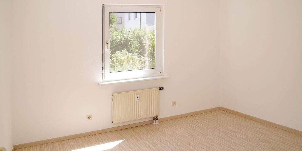 Etagenwohnung Dresden Weißig - 3 Zimmer, 79 m&sup2;, 199.000&euro; | Angebot:25836508