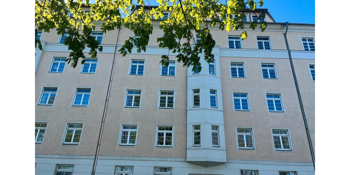 Dachgeschoßwohnung Dresden Blasewitz - 2 Zimmer, 84 m&sup2;, 1.060&euro; | Angebot:26426382