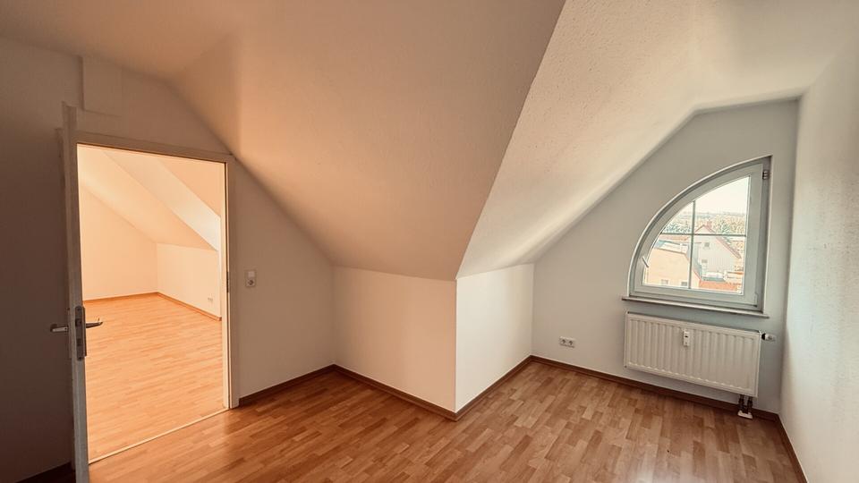 Dachgeschoßwohnung Radebeul - 2 Zimmer, 46 m&sup2;, 500&euro; | Angebot:26086397