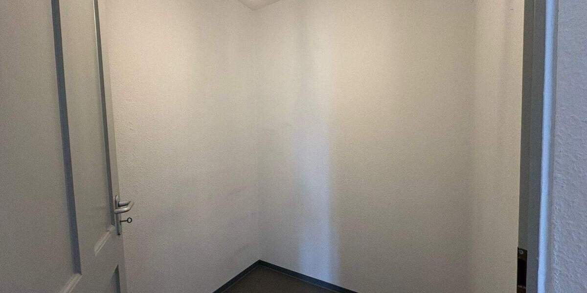 Etagenwohnung Dresden Gruna - 2 Zimmer, 69 m&sup2;, 720&euro; | Angebot:25880977