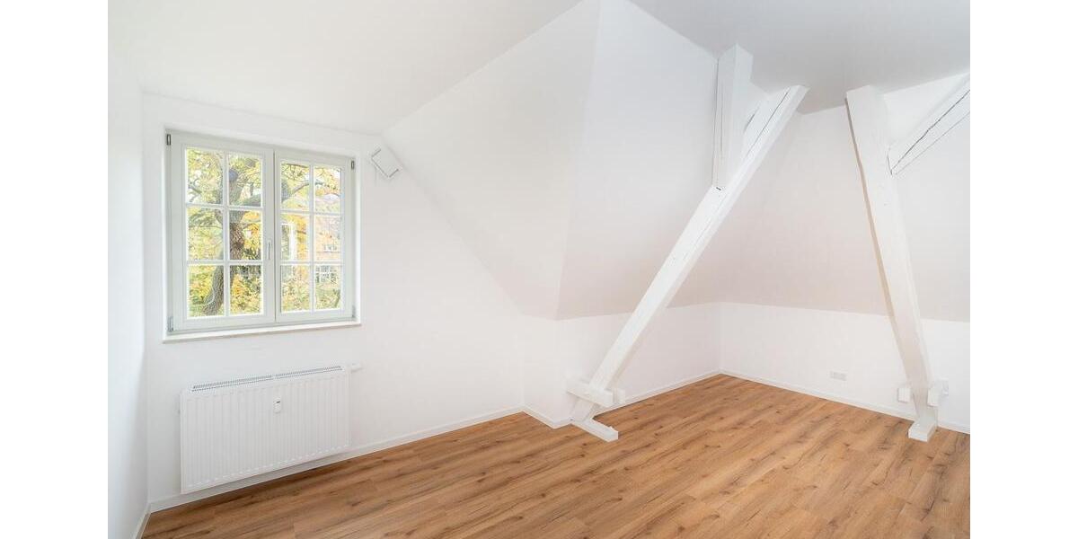 Exklusiver Erstbezug: 6-Zimmer-Dachgeschosswohnung im denkmalgeschützten Lahmann-Sanatorium. 6 zimmer