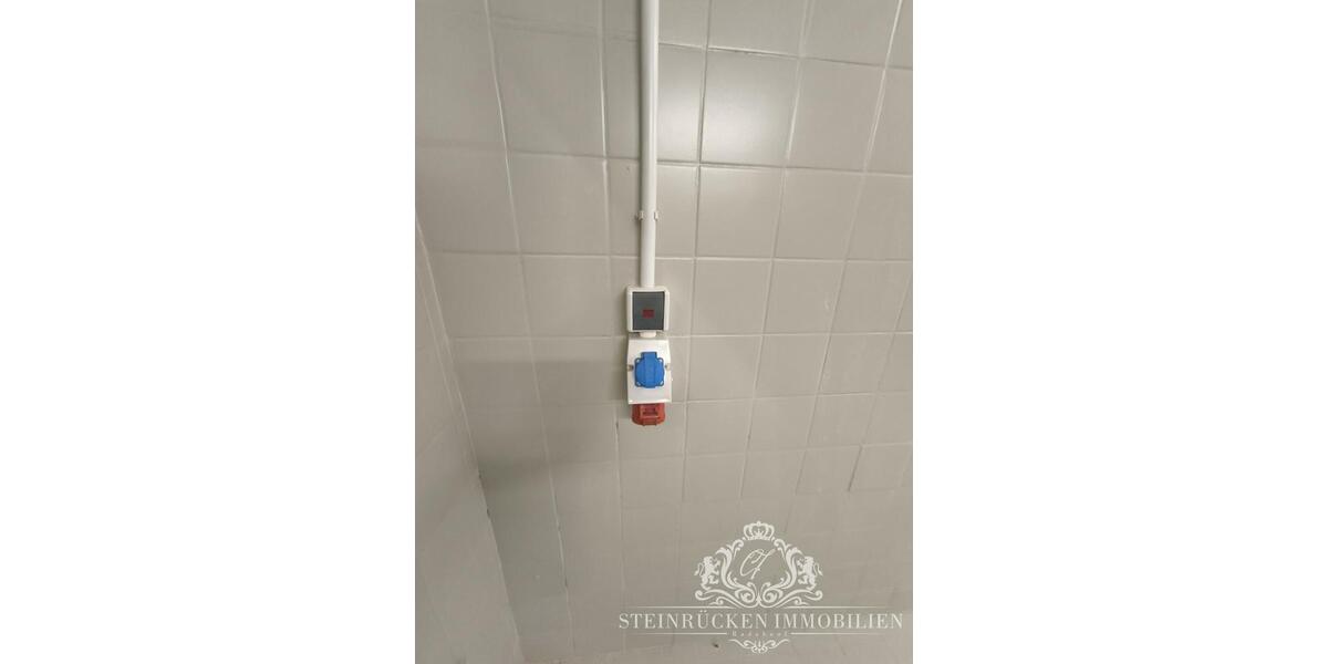 LAGERRAUM 58m² MIT WASSER- & STARKSTROMANSCHLUSS zimmer