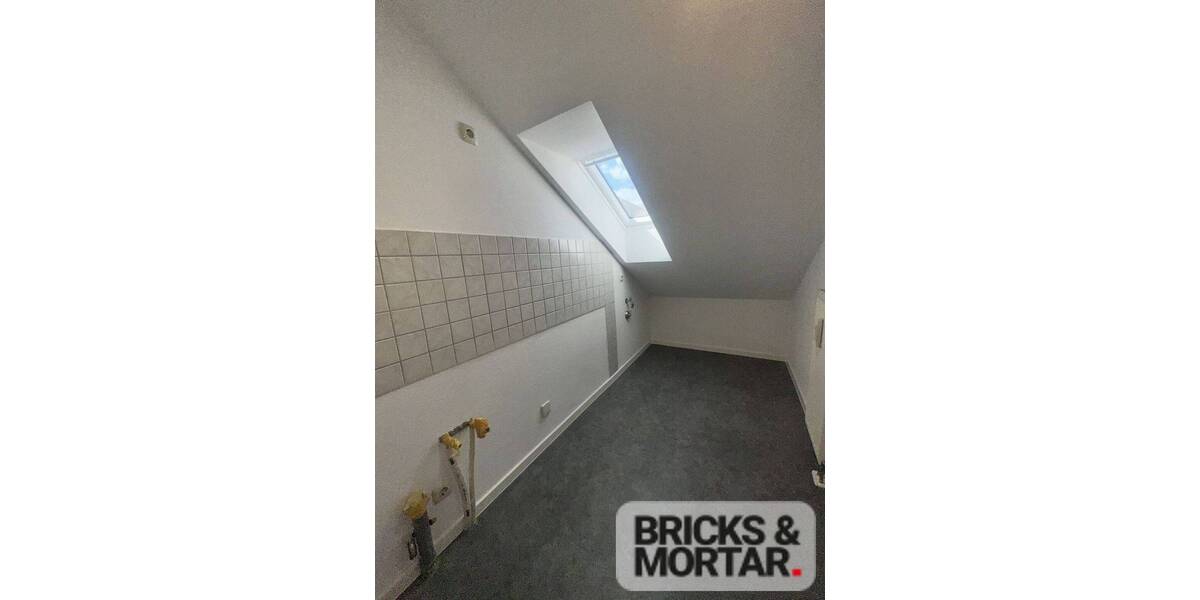 +++ Wohnung über den Dächern der Dresdner Neustadt Tiefgaragenstellplatz inkl.! +++ 2 zimmer