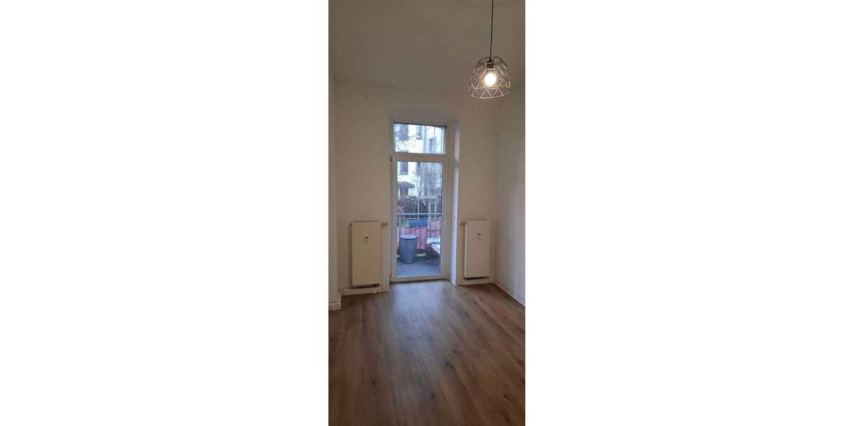 2-Raum-Wohnung mit Balkon, ruhige Seitenstraße, zentral gelegen 2 zimmer
