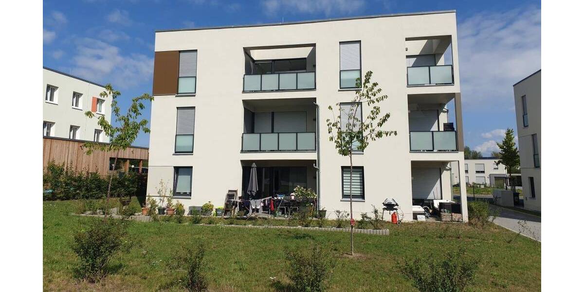 Etagenwohnung Dresden Klotzsche - 3 Zimmer, 75 m&sup2;, 1.366&euro; | Angebot:26779535