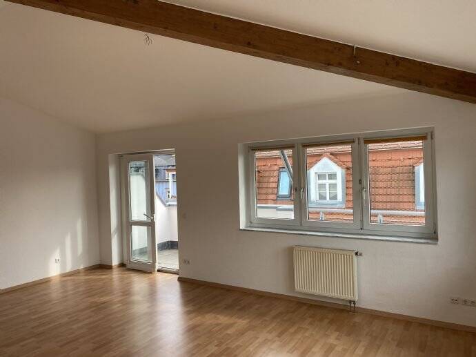 Etagenwohnung Dresden Löbtau-Nord - 2 Zimmer, 77 m&sup2;, 900&euro; | Angebot:26569471