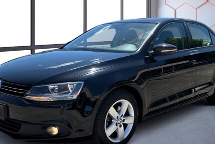 VW Jetta 75.794 km 9.700 &euro; Dresden 01237