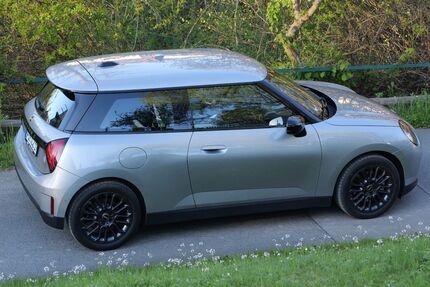 Mini Cooper SE 8.500 km 26.500 &euro; Struppen 01796