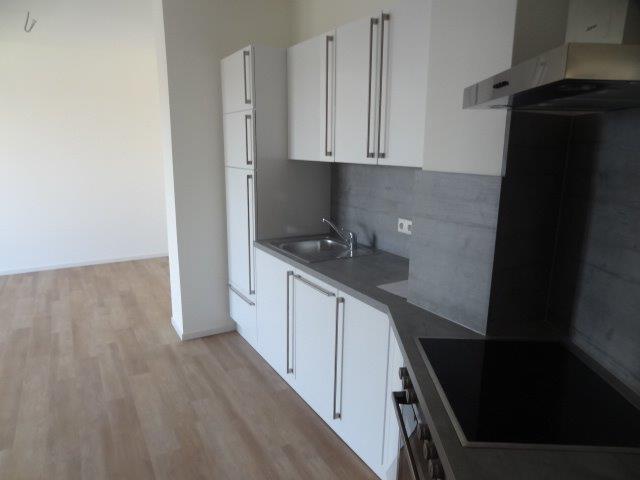 Moderne zentrumsnahe und ruhig gelegene 3-Zimmer-Whg mit Einbauküche und Designbelag, ab März frei 3 zimmer