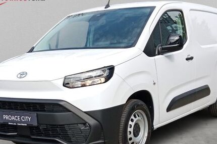 Toyota Proace City 2.500 km 28.690 &euro; Pirna 01796