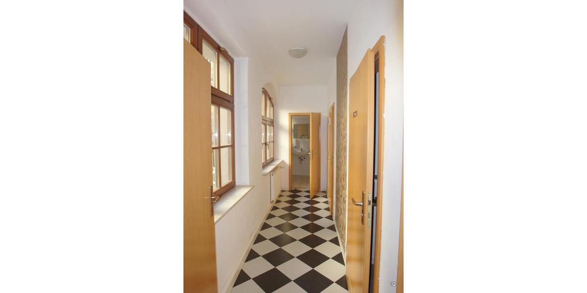 Preiswerte Gewerbe- oder Freizeit-Räume über zwei Etagen in der 