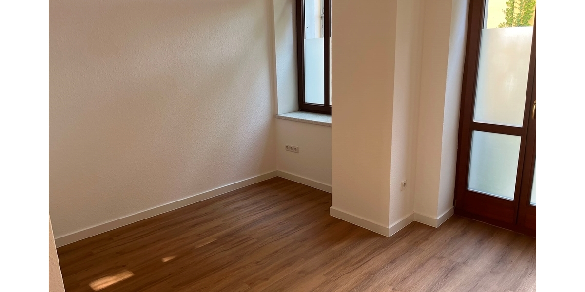 Pieschen: 2-Zimmer-Wohnung mit neuem Design-Vinylbodenbelag und Terrasse - Etagenwohnung Dresden Pieschen-Süd | Angebot:25499958