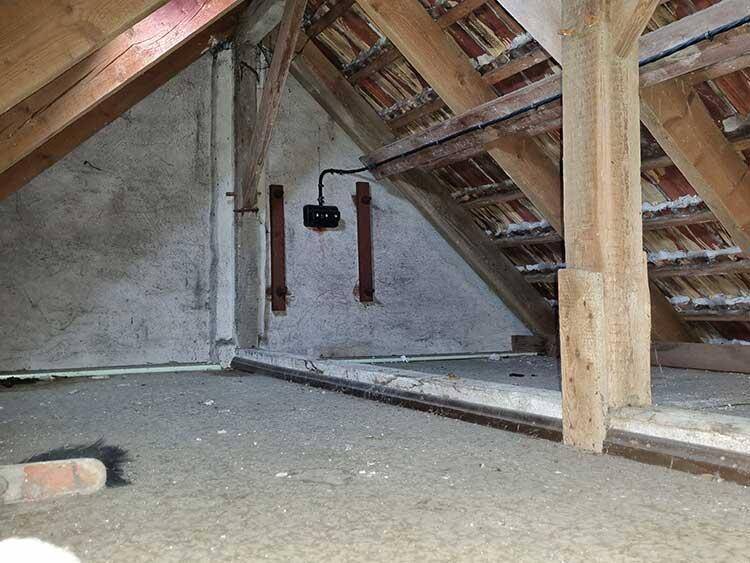 **Zwischen Blüten und Dornen - Schönes Einfamilienhaus mit Sanierungsbedarf**
