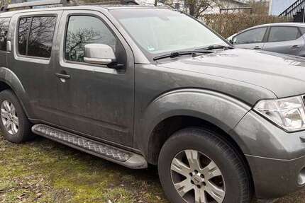 Nissan Pathfinder 223.000 km 9.995 &euro; Dresden 01259