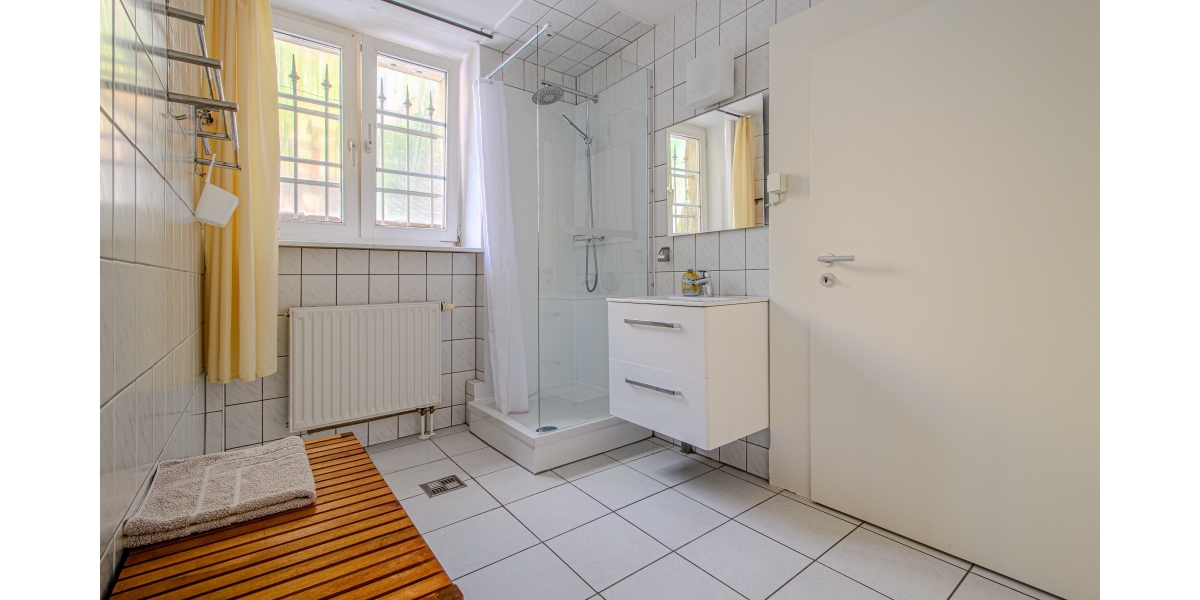 BLASEWITZ – BÜRO MIT 3 RÄUMEN – VILLA – PKW-PARKFLÄCHEN – NEUER BODENBELAG – RUHIG & ZENTRAL GELEGEN - Gewerbeobjekt Dresden Blasewitz | Angebot:27108538