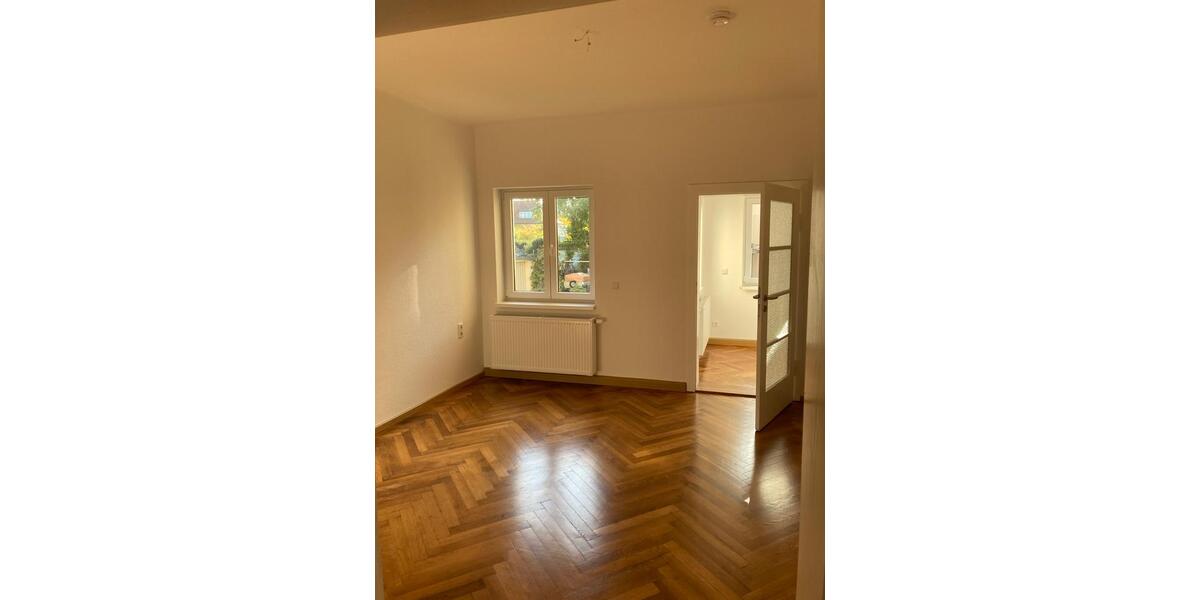 Hochparterre Dresden Loschwitz - 4.5 Zimmer, 140 m&sup2;, 1.700&euro; | Angebot:25918845