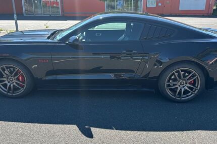 Ford Mustang 92.000 km 32.500 &euro; Dresden 01099