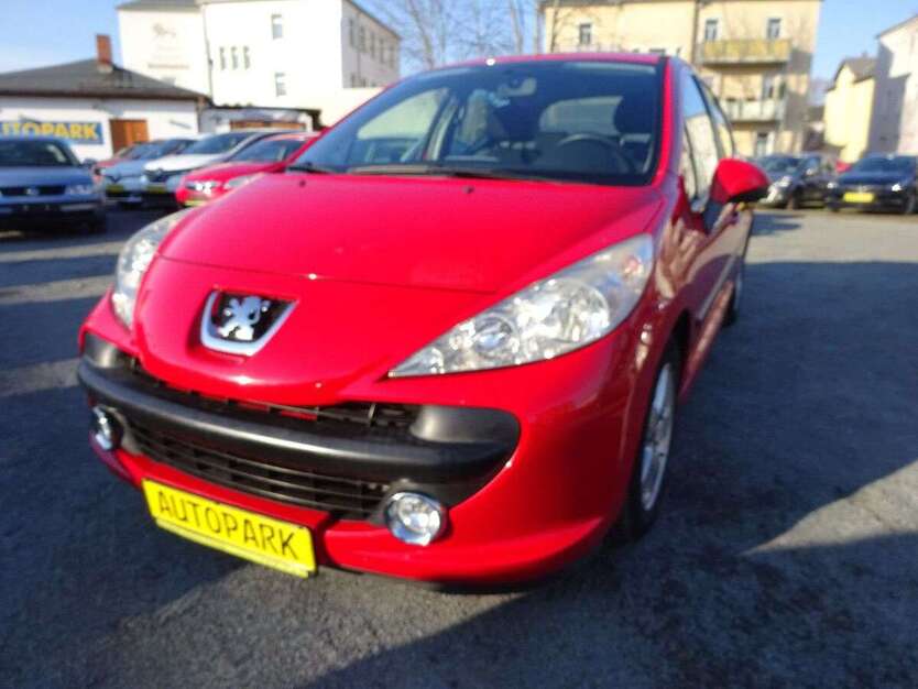 Peugeot 207 116.900 km 3.490 € Heidenau 01809