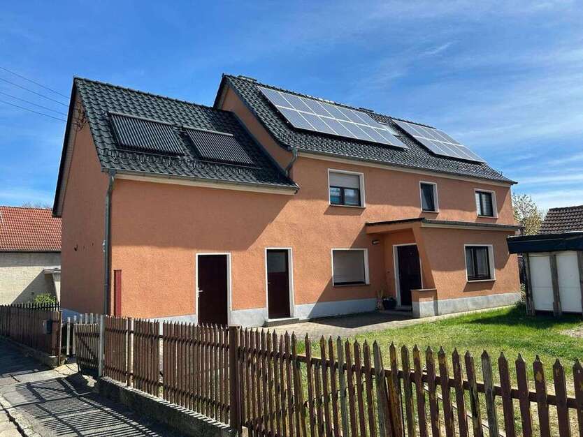 Haus zum Kaufen in Schönfeld 336.000 € 207.34 m²