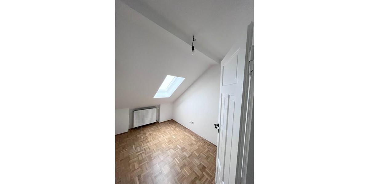 Etagenwohnung Meißen - 3 Zimmer, 80 m&sup2;, 608&euro; | Angebot:24034191