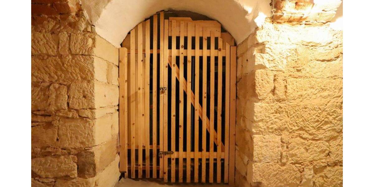 Etagenwohnung Pirna - 2 Zimmer, 72 m&sup2;, 129.000&euro; | Angebot:25798987